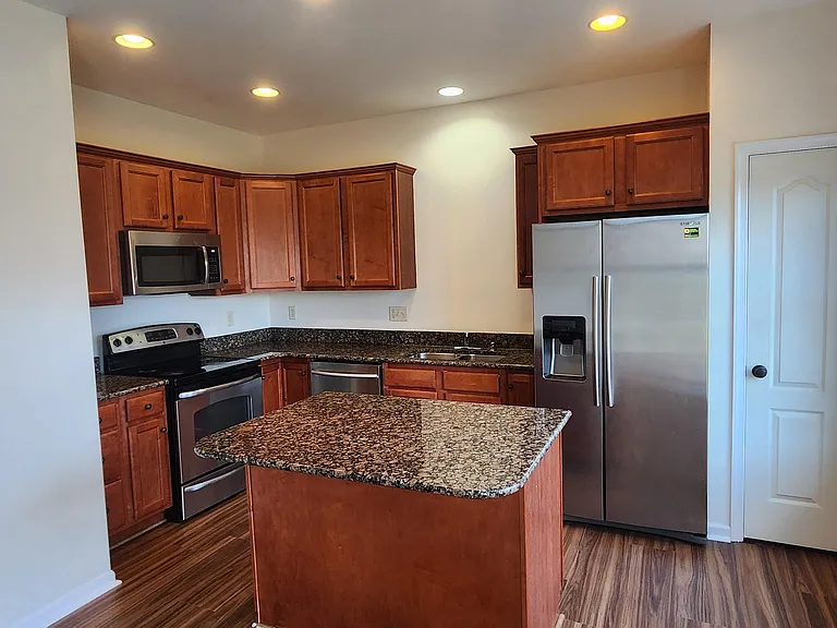 6341 Creekbend Dr — Photo 15