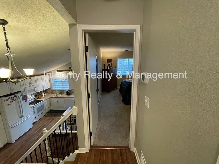 475 Chiswick Cir — Photo 29
