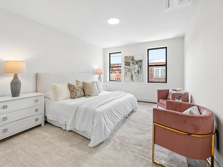 214 5th Ave #11 — Photo 5