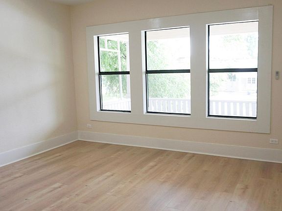 2nd image of 521 E Dewey Pl #2