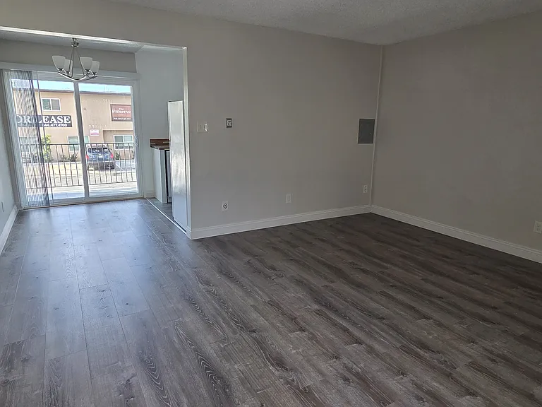 Highlander Manor Apartments — Photo 8