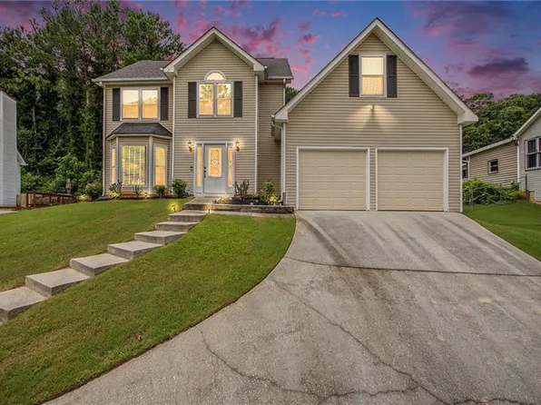 851 Louisa Ln, Lithonia, GA 30058