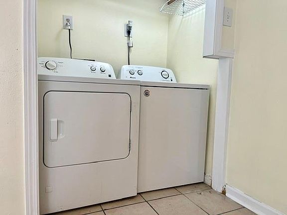 5th image of 7204 Hickory St #B