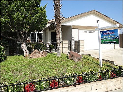 1st image of 14561 Bellflower Blvd