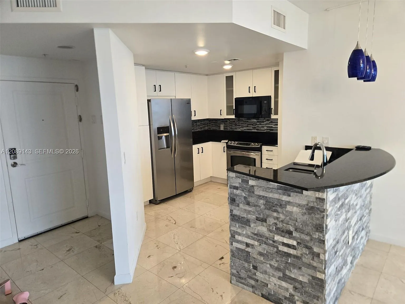 360 Condo A — Photo 4