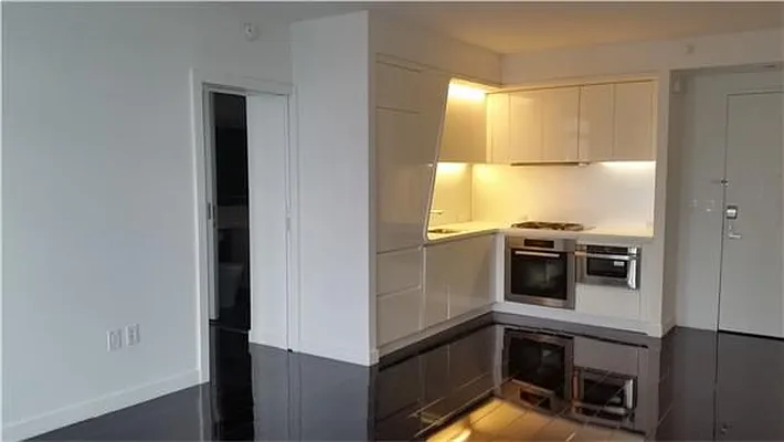 Rented by Avenue Sotheby's International Realty | media 37