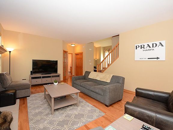 Family Room w/ Gas Fireplace