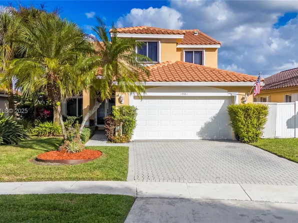 1981 NW 178th Ter, Pembroke Pines, FL 33029