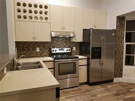 5th image of 1289 Seagrape Cir