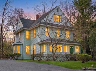 65 Viola Rd, Suffern, NY 10901