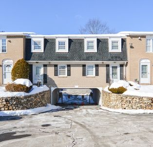16 Cannongate Rd APT 16, Tyngsboro, MA, 01879