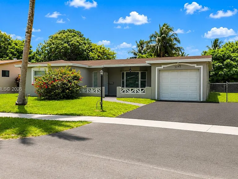 3192 NW 40th Ct — Photo 5
