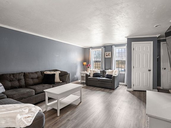 3rd image of 22 Eagle Dr Unit 22