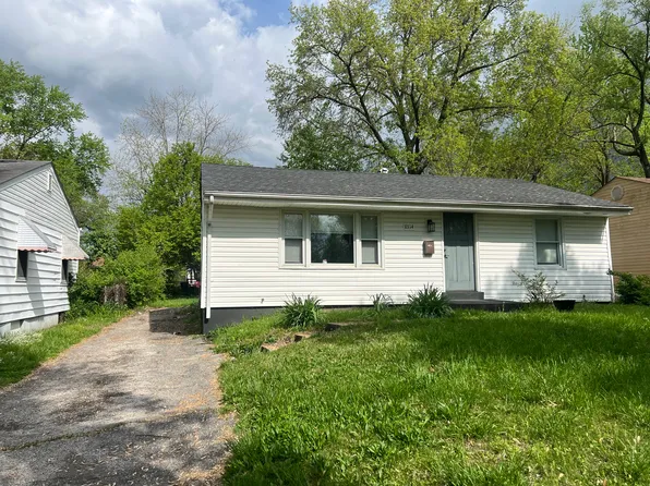 10114 Duke Dr, Saint Louis, MO 63136