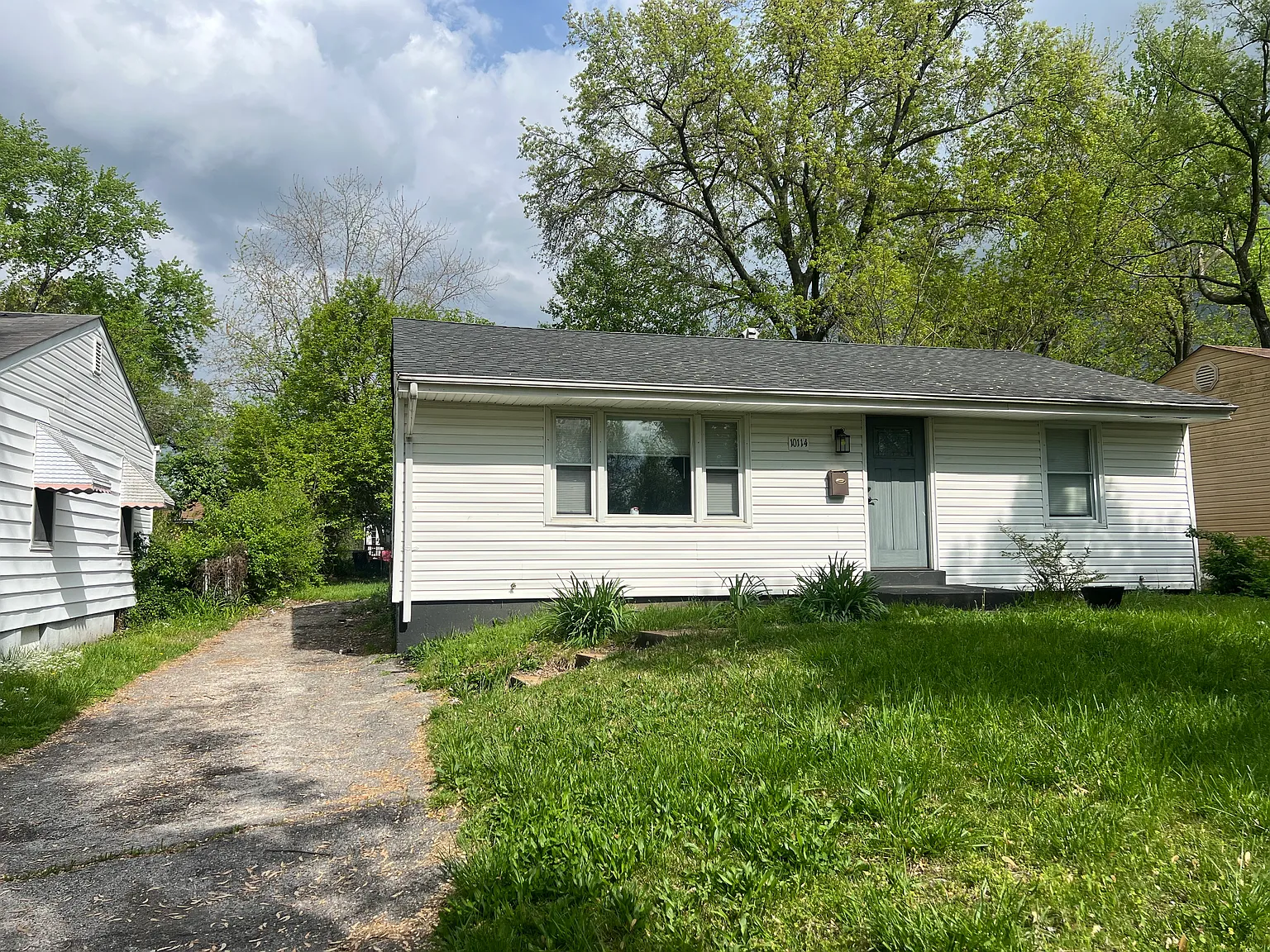 10114 Duke Dr photo 1