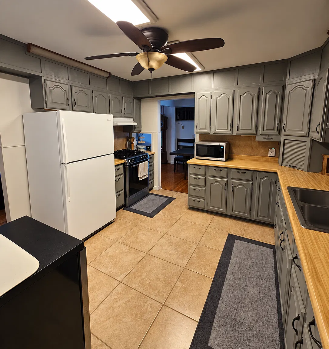 4 bed, 1.5 bath, 1961 sqft, $1,995 — Photo 4