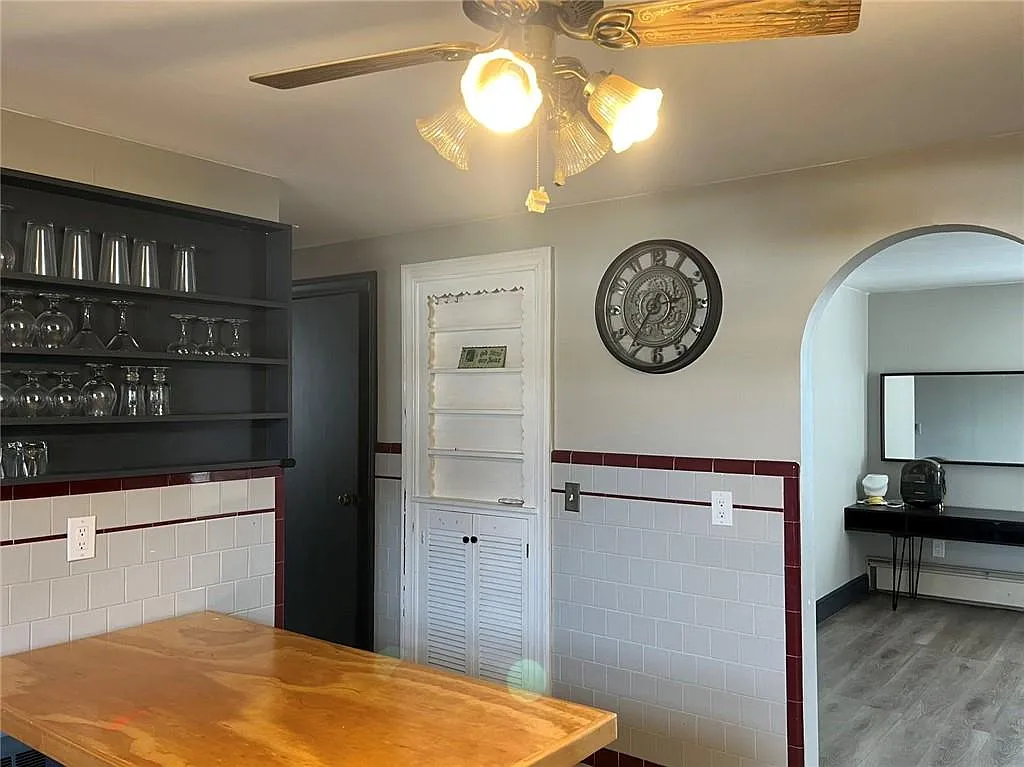 2 bed, 1040 sqft, $2,500 — Photo 3