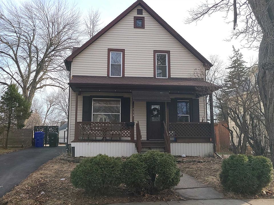 1st image of 739 W 8th St