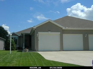 2424 SW Golf View Dr, Topeka, KS 66614