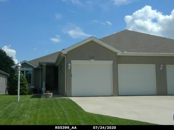 2424 SW Golf View Dr, Topeka, KS 66614