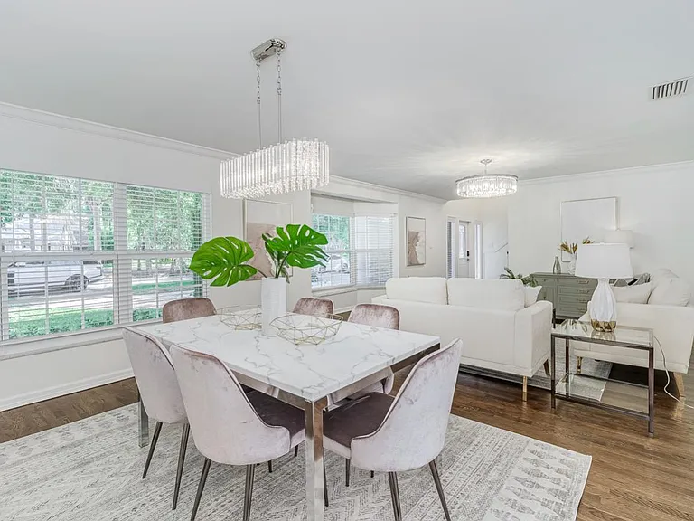 4617 W Woodmere Rd — Photo 2