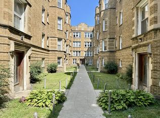 1644 W Pratt Blvd #E2, Chicago, IL 60626