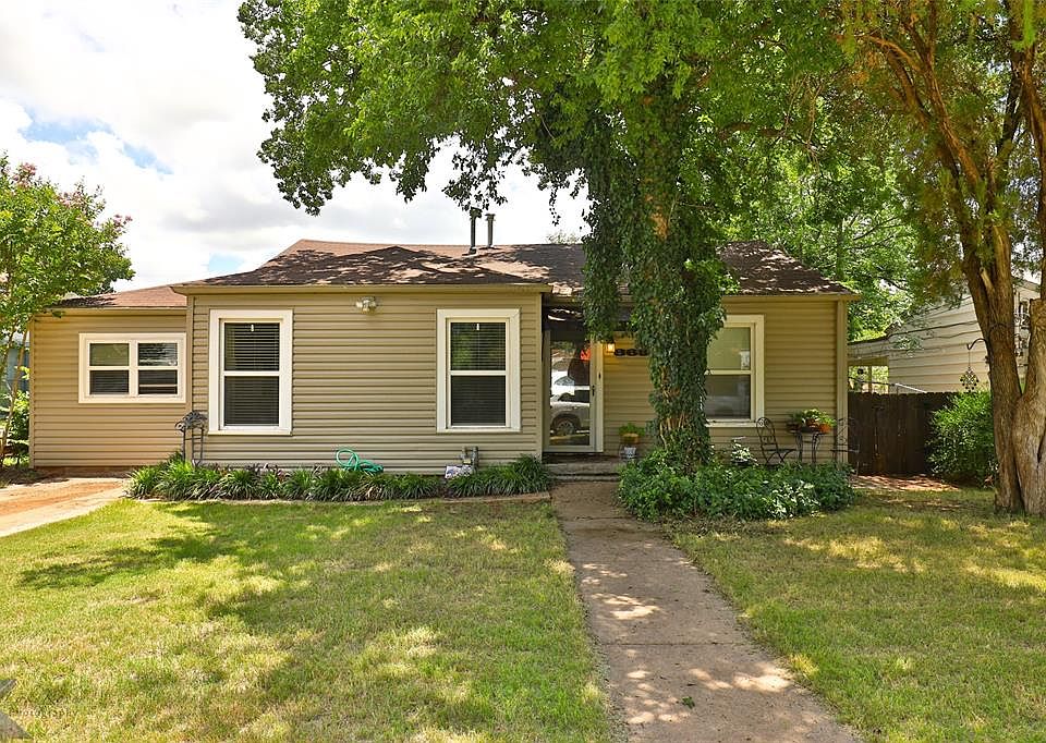 1st image of 865 Davis Dr