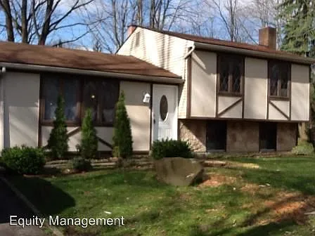 1926 Burr Oaks Ct photo 1
