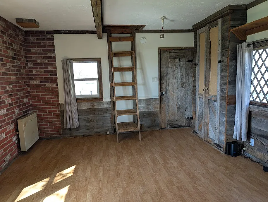 Studio, 400 sqft, $900 — Photo 4