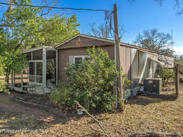 9201 Weeping Willow St, Brooksville, FL 34613