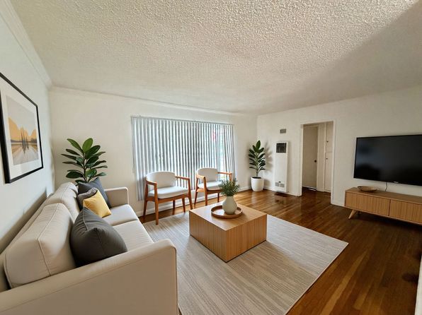 956 Wilcox Ave #17