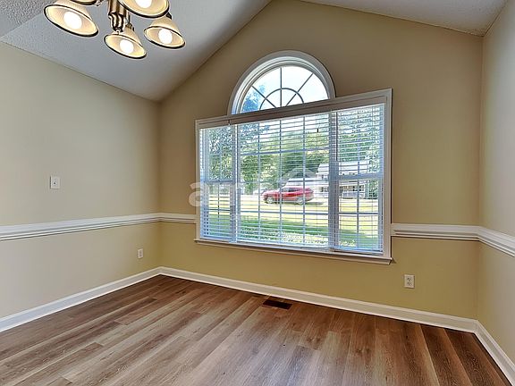 4th image of 1613 Middle Ridge Dr
