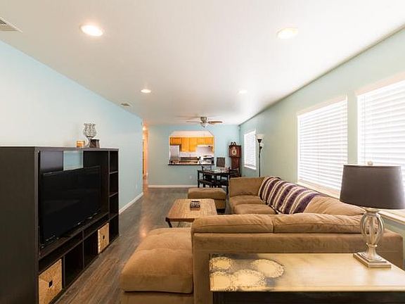 4th image of 3417 43rd St