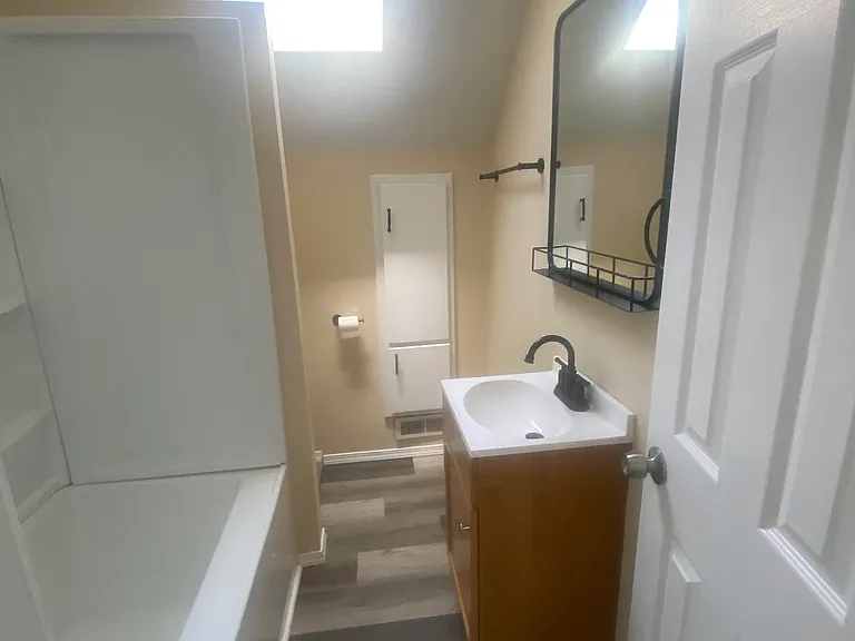 1620 Broadway St NE — Photo 14