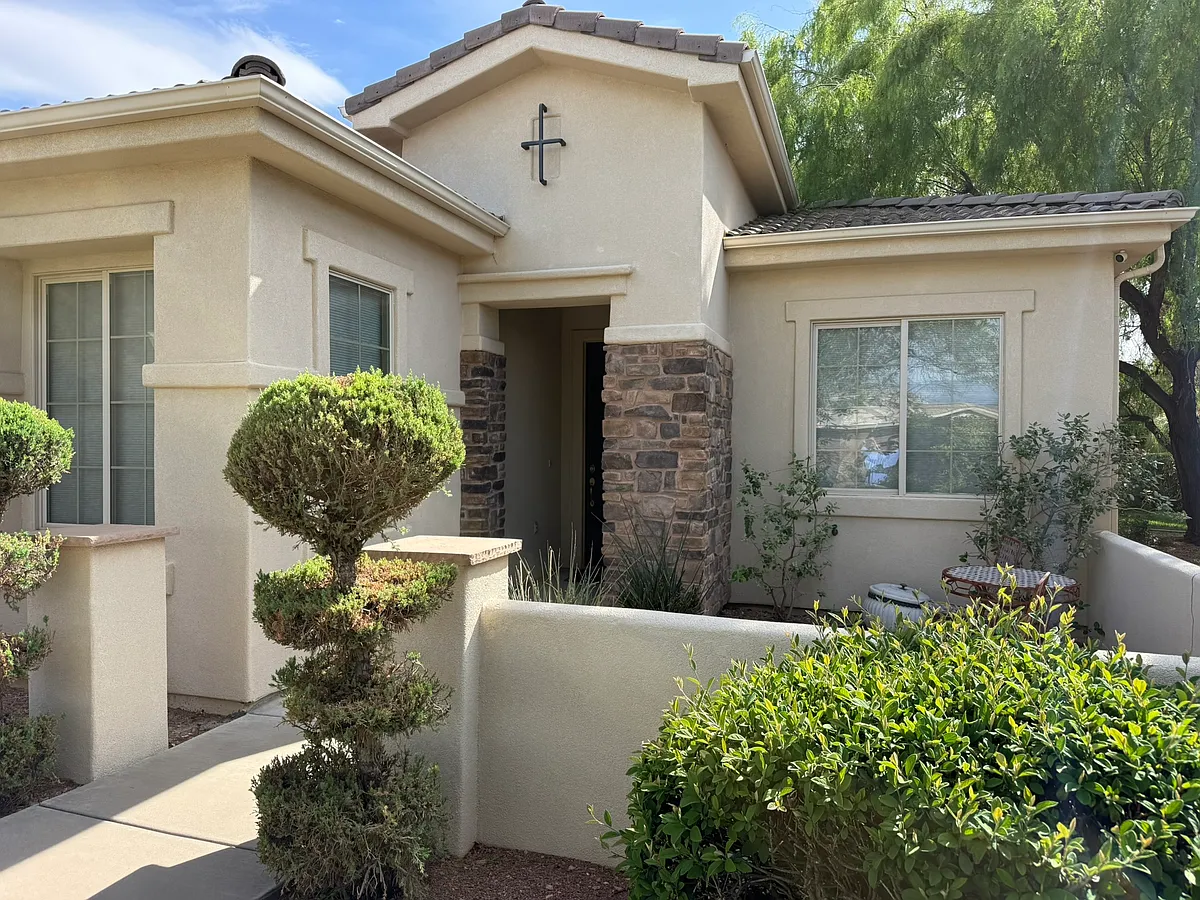 Building Photo - 2611 W Laquinta Dr