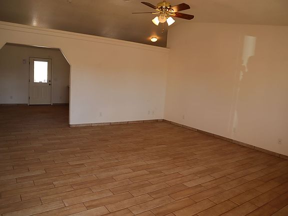 5th image of 104 Tomahawk Dr