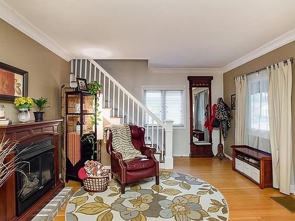 5th image of 6112 Primrose Ave