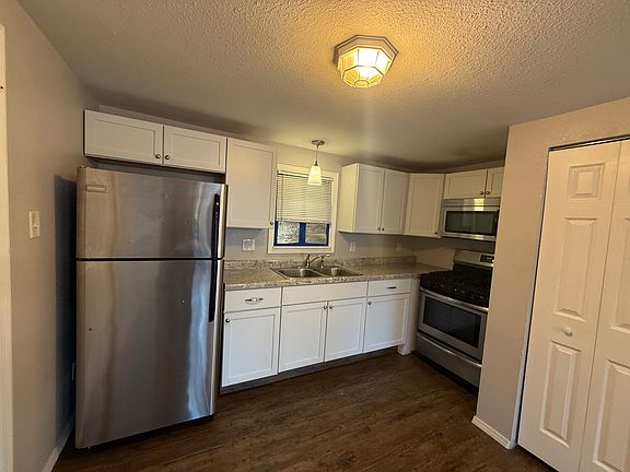 5th image of 720 Dewey Ave