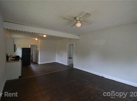 5th image of 2459 Myers St