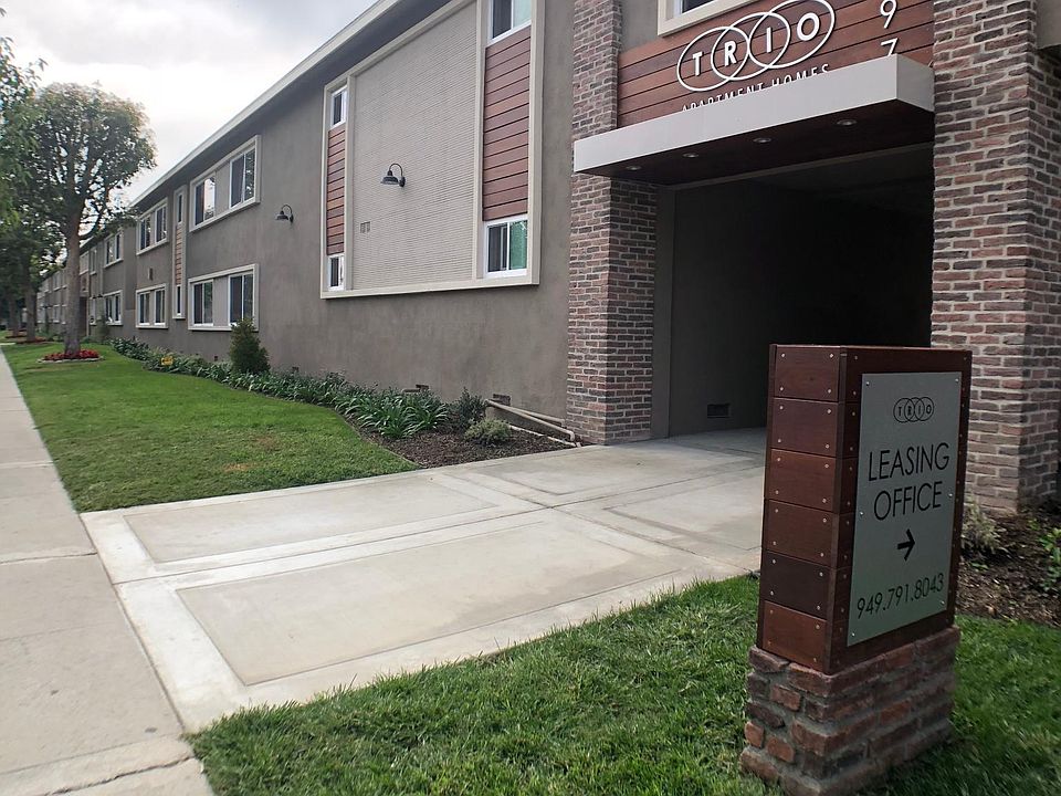 1st image of 887 Center St #16