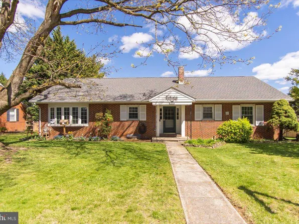222 Potomac Hts, Hagerstown, MD 21742