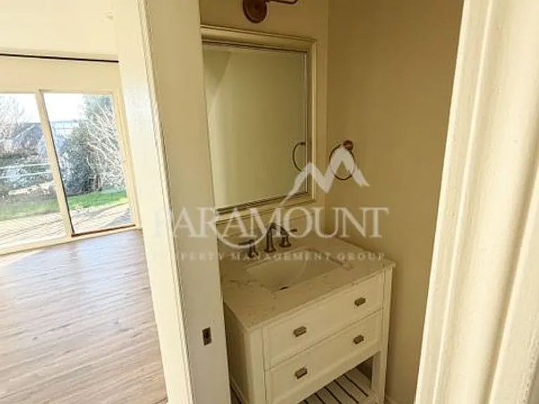 155 Myreboe St NE #10-J — Photo 8