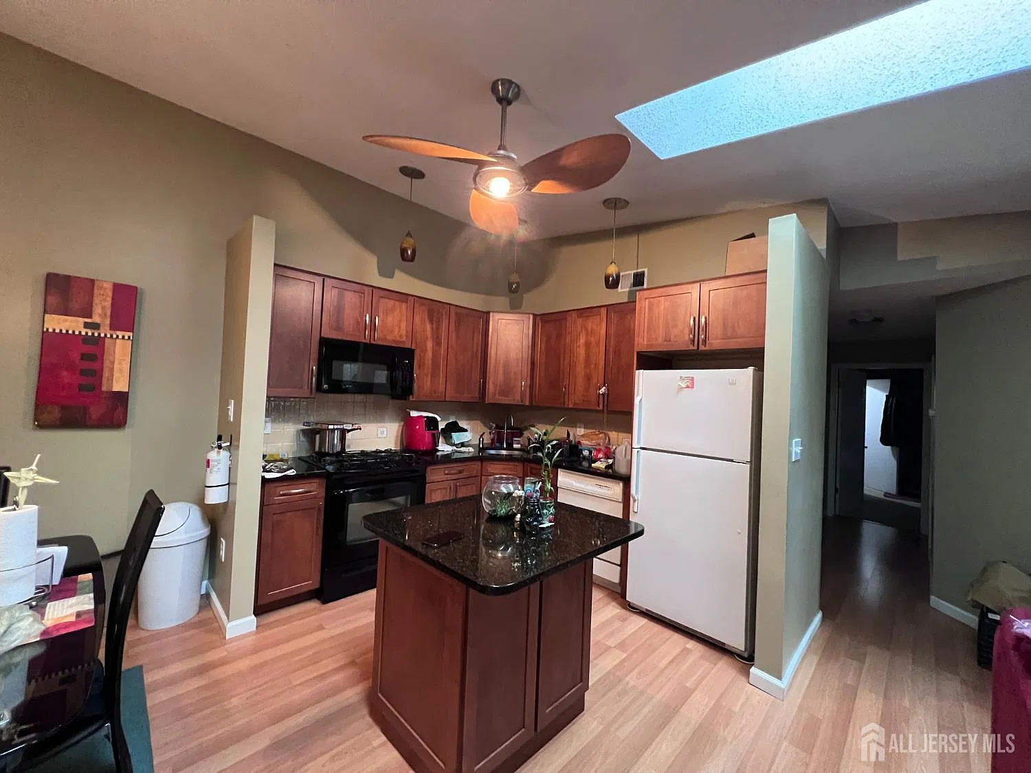 2 bed, 2.0 bath, $2,350 — Photo 2
