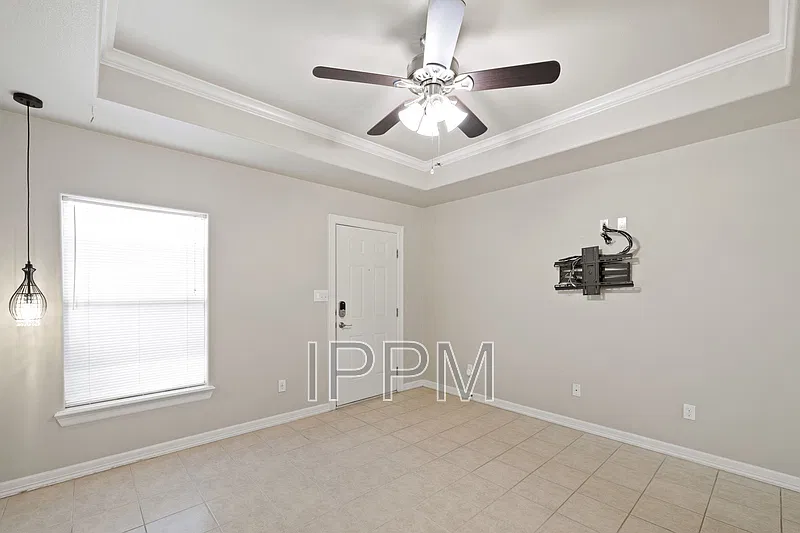 3 bed, 2.0 bath, 1218 sqft, $1,600 — Photo 4
