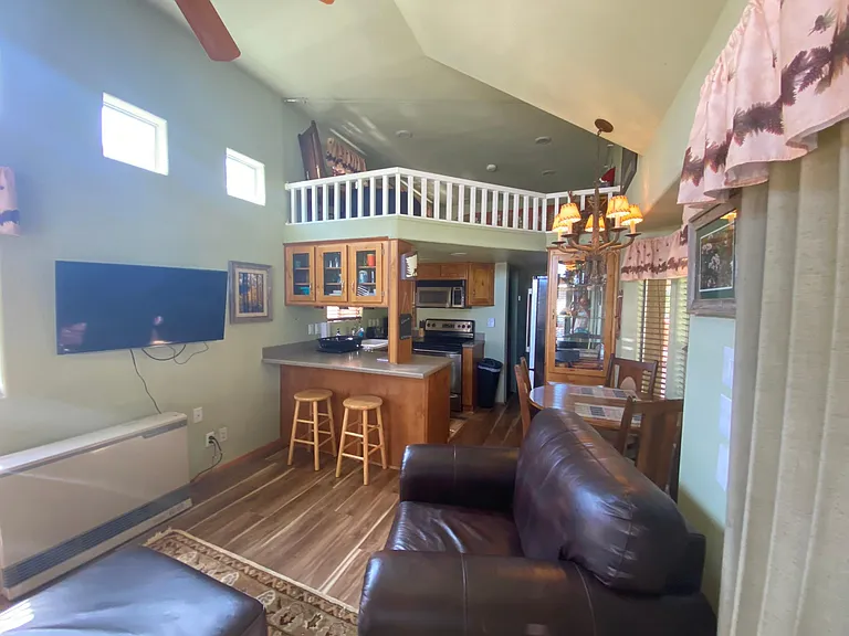 240 Sunshine Loop — Photo 11
