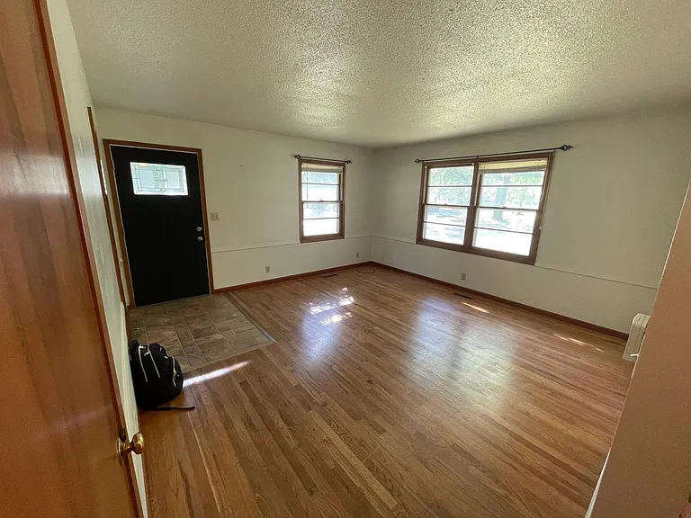 1501 Delaware Ave — Photo 5