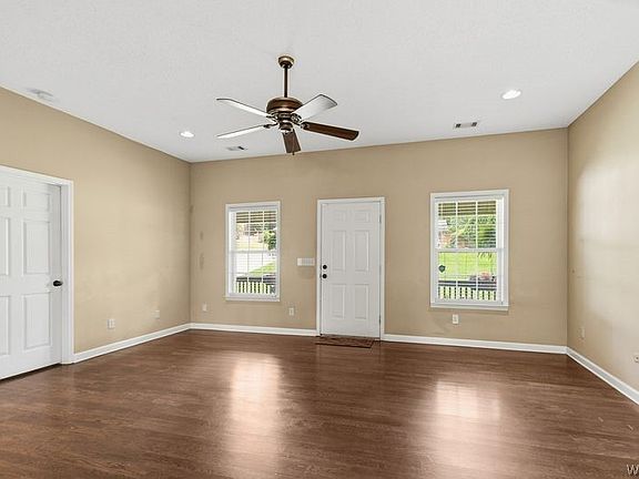 4th image of 1929 Idlewood Dr
