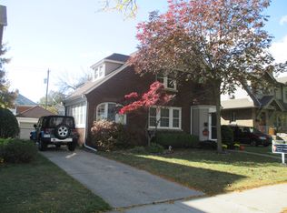 1247 Nottingham Rd, Grosse Pointe Park, MI 48230