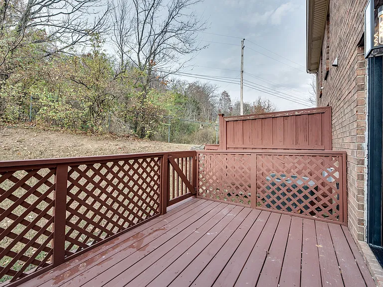 102 Villa View Ct — Photo 35