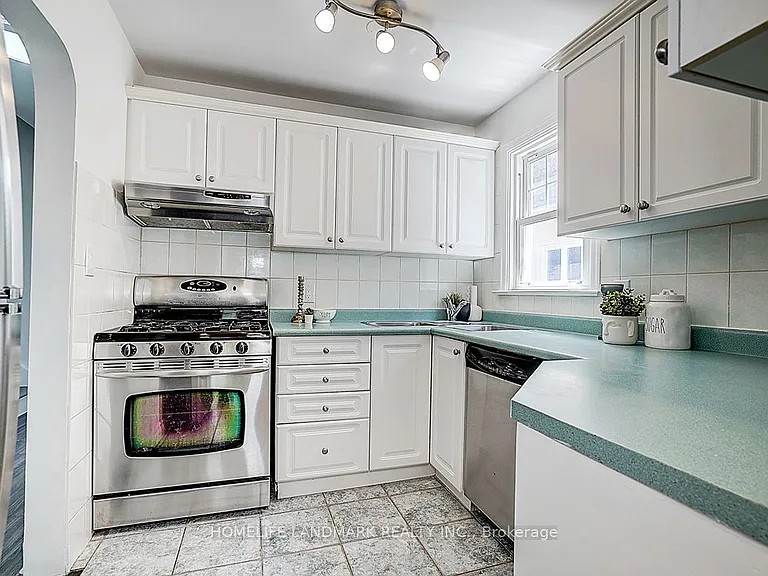 335 Willowdale Ave — Photo 43